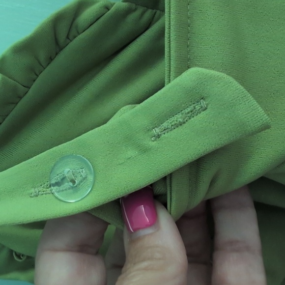 Green Sleeveless Top - Picture 10 of 12